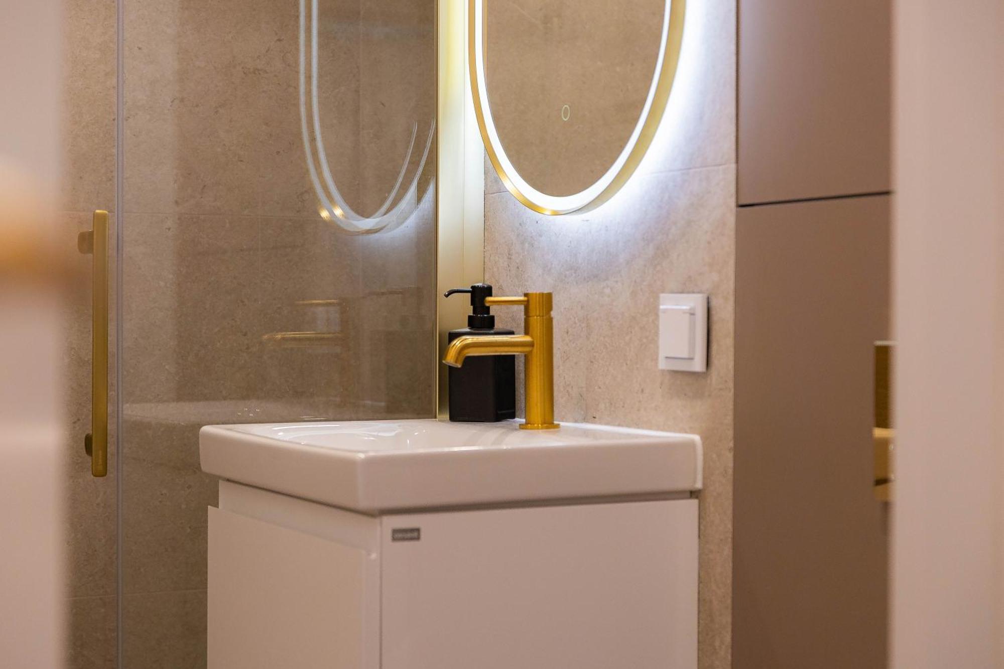 Center By Sofija Apartment *